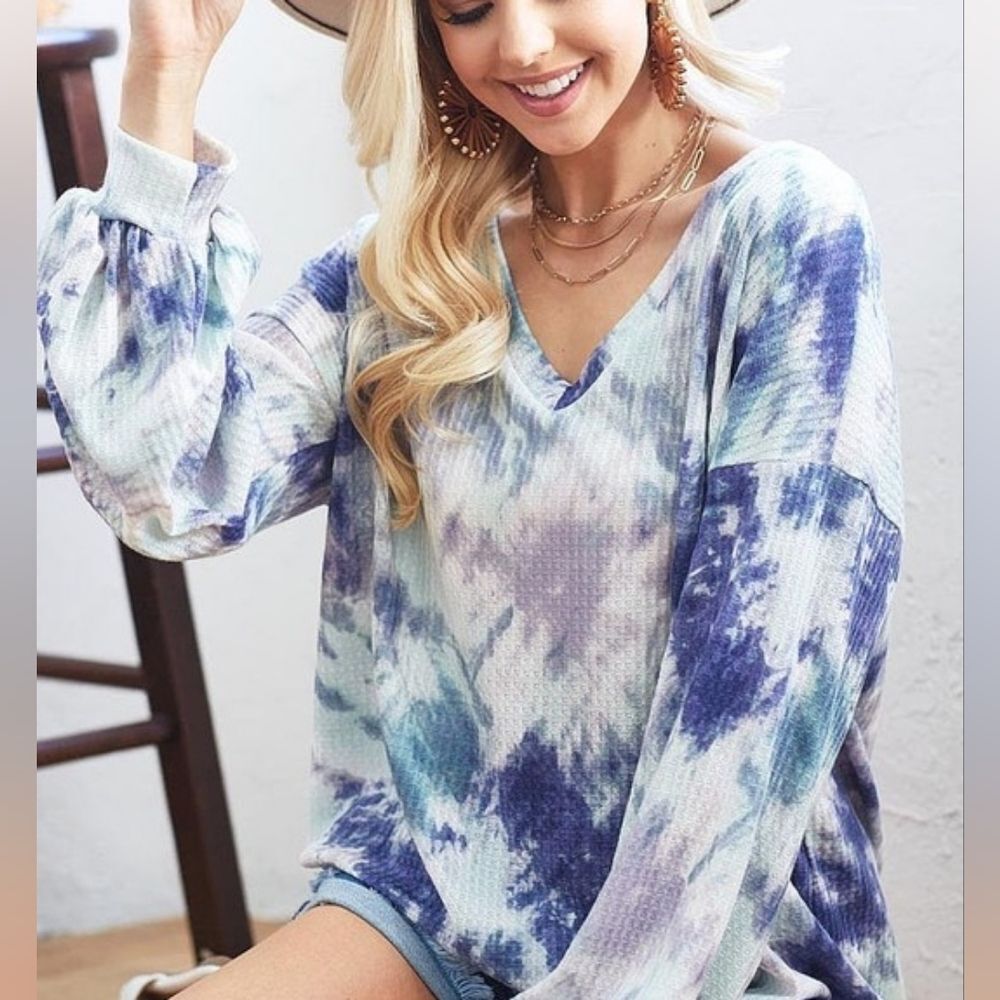 Women's Blue Tie-Dye V-Neck Top size Large